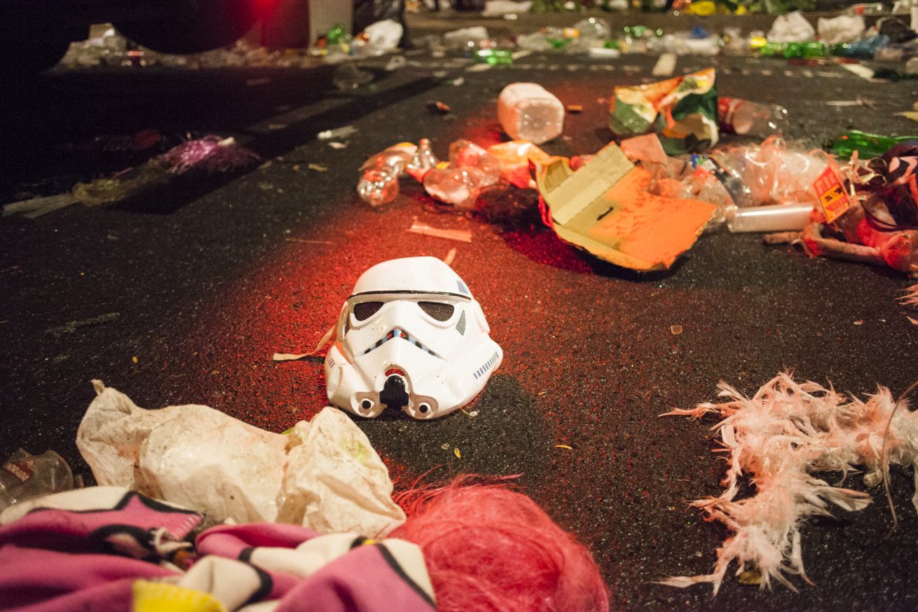 14 fotos desvelan el lado oscuro del Carnaval de Tenerife gracias al trabajo de la artista Irene Sanfiel (zIREjA) // CanariasCreativa.com