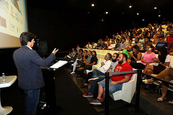 Éxito de convocatoria en la presentación del programa Anímate! de capacitación en animación 2D, 3D y videojuegos // CanariasCreativa.com