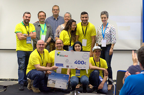 Un revestimiento de plástico difícil de reciclar gana el máximo galardón del primer #Climathon que acoge Gran Canaria // CanariasCreativa.com