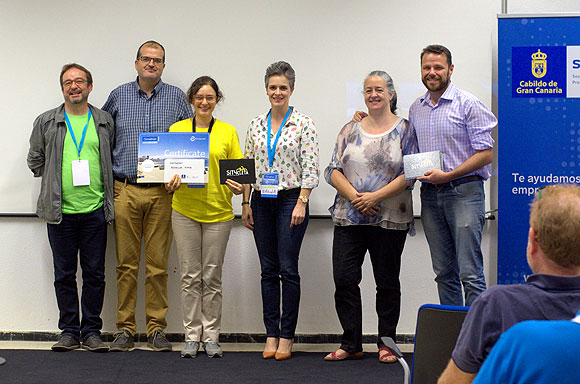 Un revestimiento de plástico difícil de reciclar gana el máximo galardón del primer #Climathon que acoge Gran Canaria // CanariasCreativa.com
