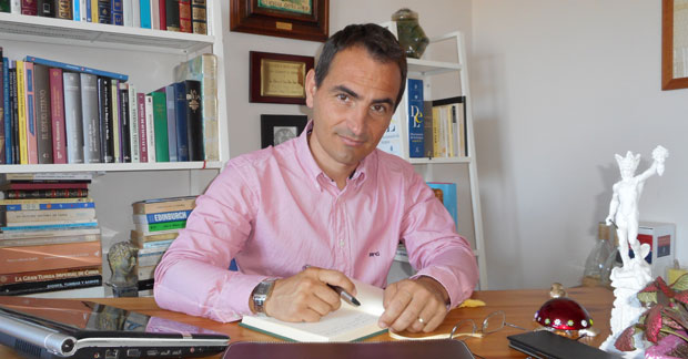 El escritor Enrico Maria Rende presenta este próximo jueves 22 de marzo su nueva novela en la Biblioteca  Pública de Las Palmas de G.C.  // CanariasCreativa.com