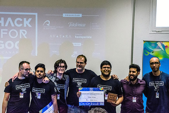 El equipo “Testigos de Fourier” y sus nuevos algoritmos para la detección de tejidos tumorales se alzan con el 1er premio de HackForGood Canarias // CanariasCreativa.com
