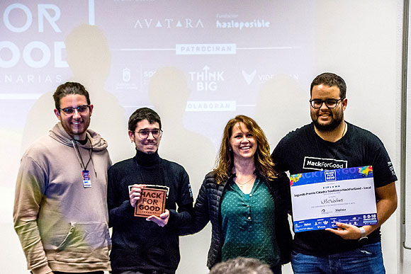 El equipo “Testigos de Fourier” y sus nuevos algoritmos para la detección de tejidos tumorales se alzan con el 1er premio de HackForGood Canarias // CanariasCreativa.com