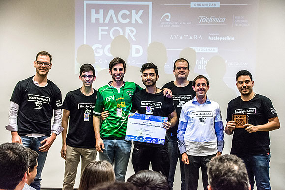 El equipo “Testigos de Fourier” y sus nuevos algoritmos para la detección de tejidos tumorales se alzan con el 1er premio de HackForGood Canarias // CanariasCreativa.com