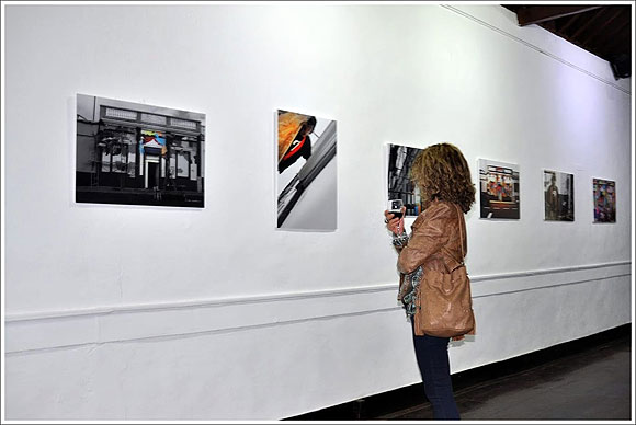 El arte del creador multidisciplinar Paco Arana toma el Centro Cultural de la Villa de Agaete (Gran Canaria)