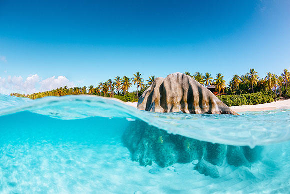 El inmortalizador de viajes sobre la cresta de las olas - Sergio Villalba // CanariasCreativa.com