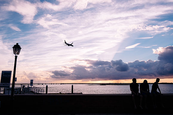 El inmortalizador de viajes sobre la cresta de las olas - Sergio Villalba // CanariasCreativa.com