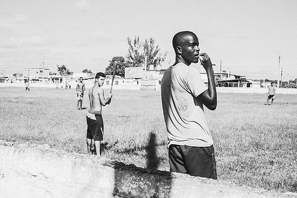 El inmortalizador de viajes sobre la cresta de las olas - Sergio Villalba // CanariasCreativa.com