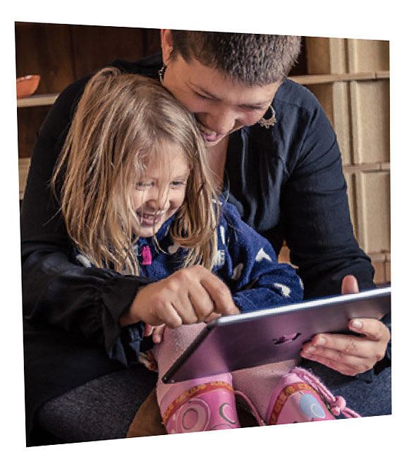 Tiny Trees se convierte en aventura transmedia al saltar de las pantallas al papel // CanariasCreativa.com