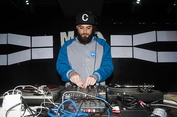 Cambando la Peluka a ritmo compasado // Carlos Fernández aka Woodhands // CanariasCreativa.com